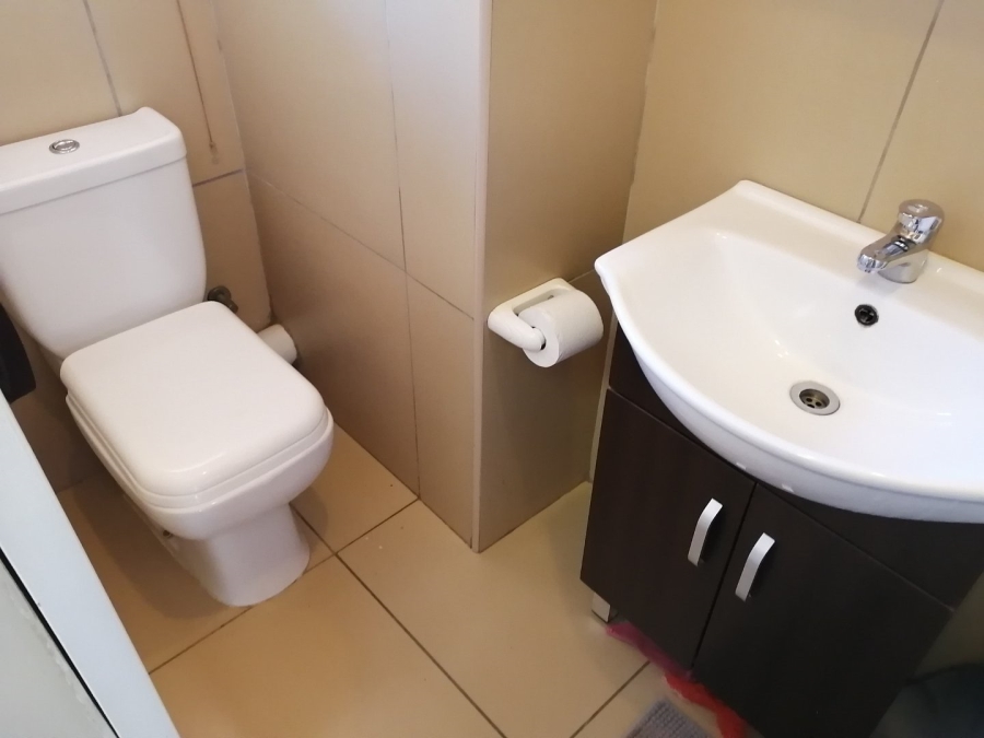 2 Bedroom Property for Sale in Vredenhof Sh Free State
